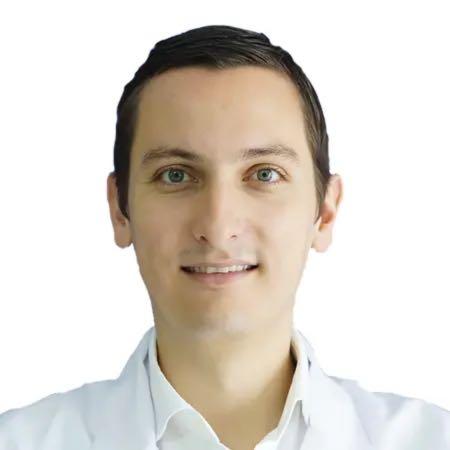 Dr. Arturo Cordero Castillo